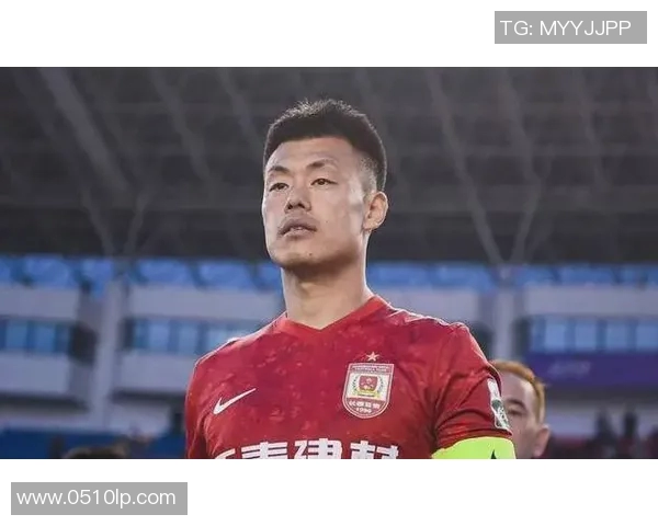 谭龙精彩破门助力长春亚泰赢得关键比赛全场观众欢呼雀跃