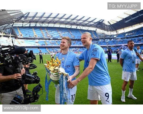 德布劳内精彩远射助力曼城再创佳绩展现球队强大实力