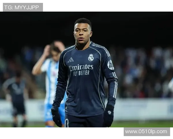 巴黎官方透露姆巴佩将与球队续约三年，薪水大涨500%，合同达成确认